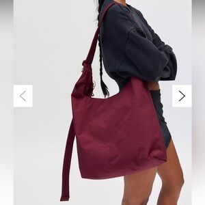 BAGGU Large Nylon Sling Bag